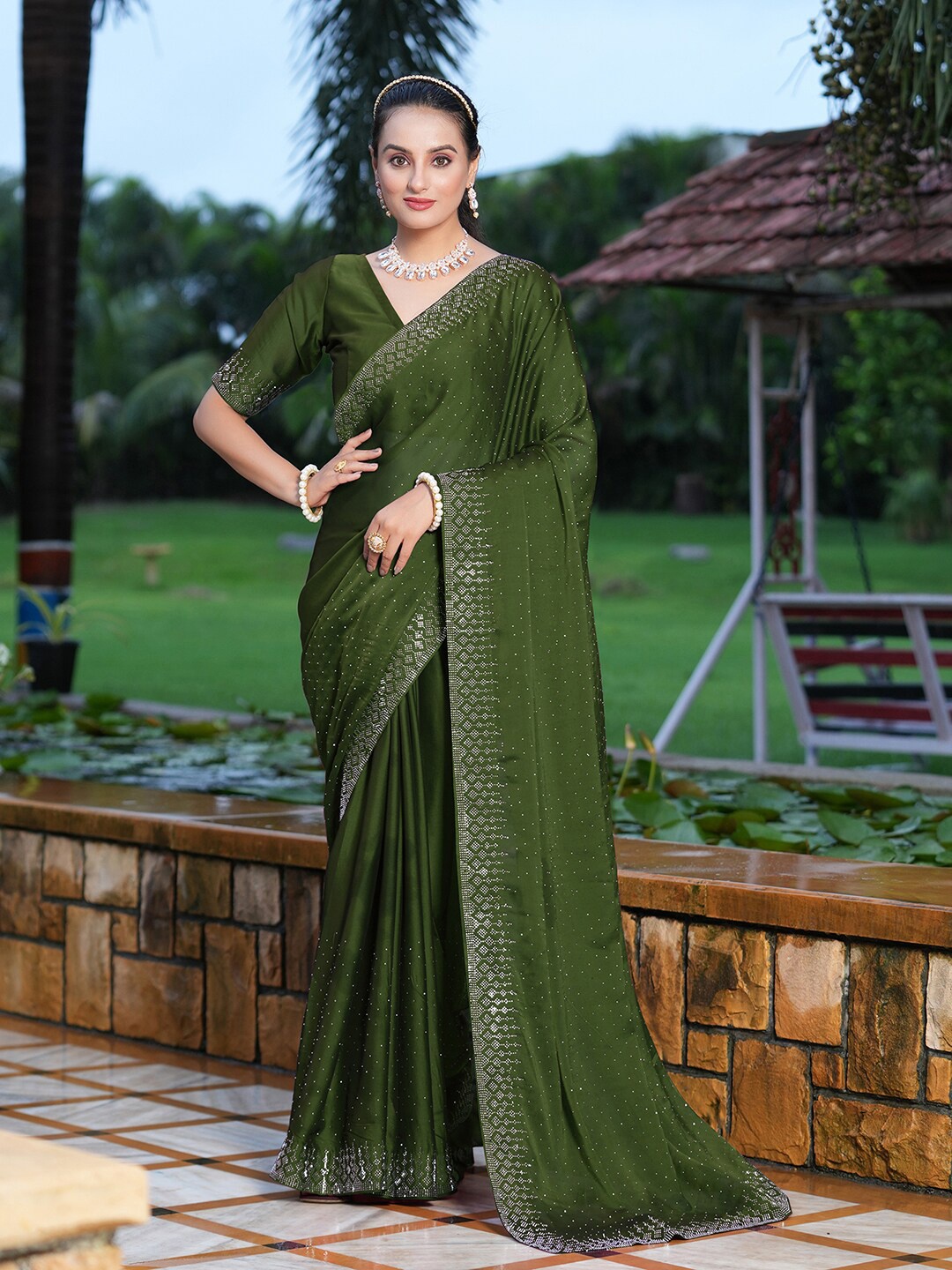 

Satrani Olive Green Embellished Beads & Stones Poly Georgette Saree