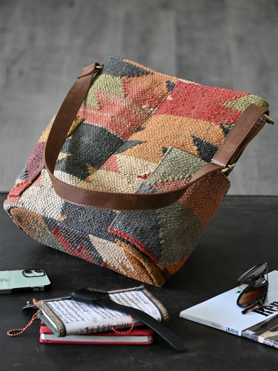 

Art Avenue Self Design Bowling Sling Bag, Brown