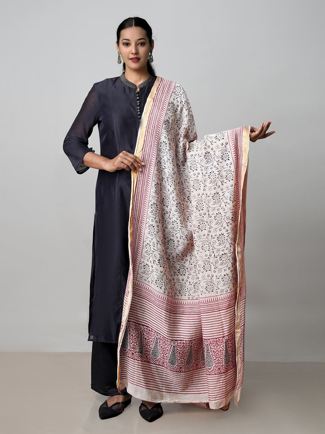 

Unnati Silks Floral Printed Pure Cotton Dupatta, Beige