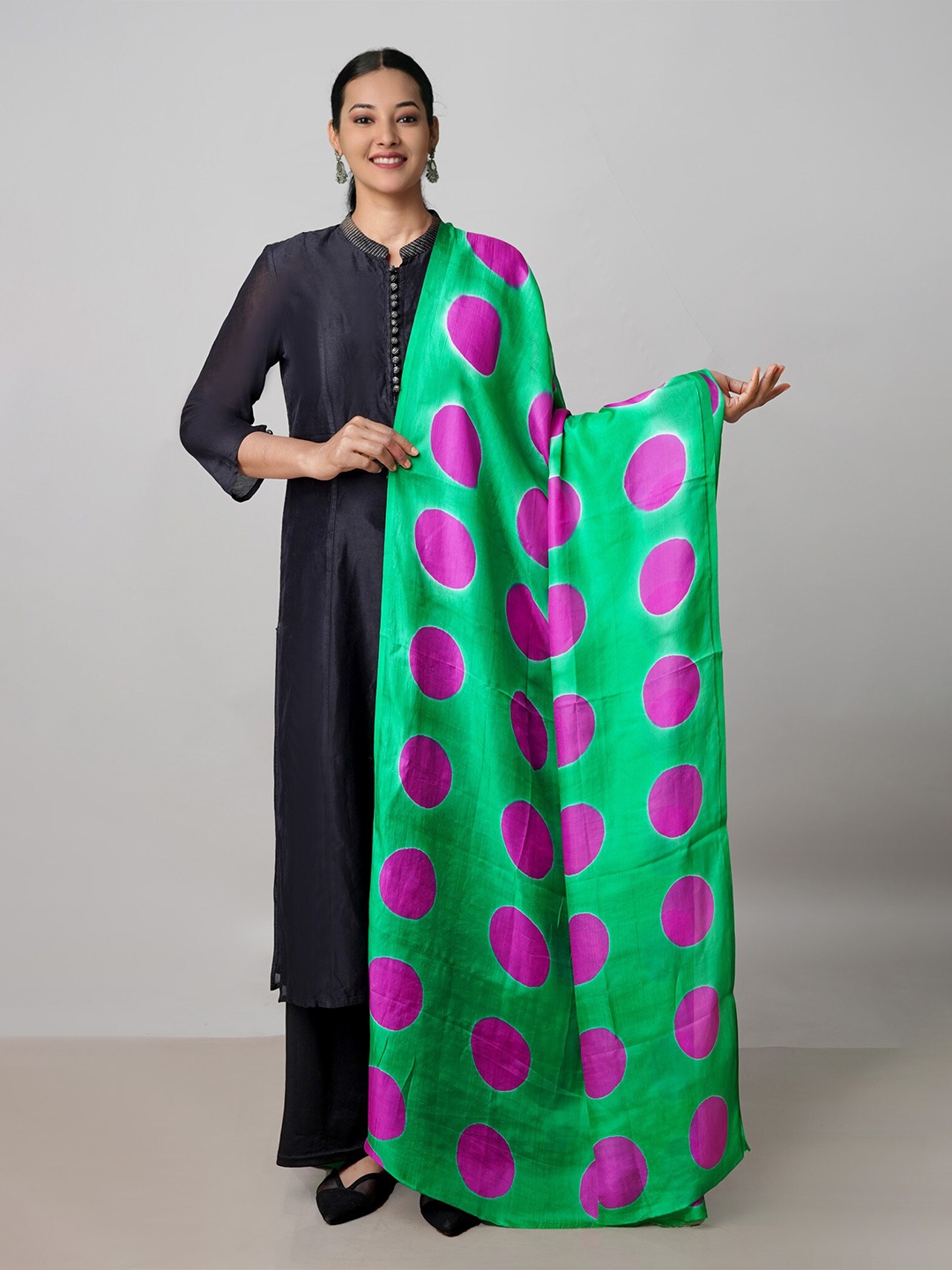 

Unnati Silks Handloom Clamp Dyeing, Green
