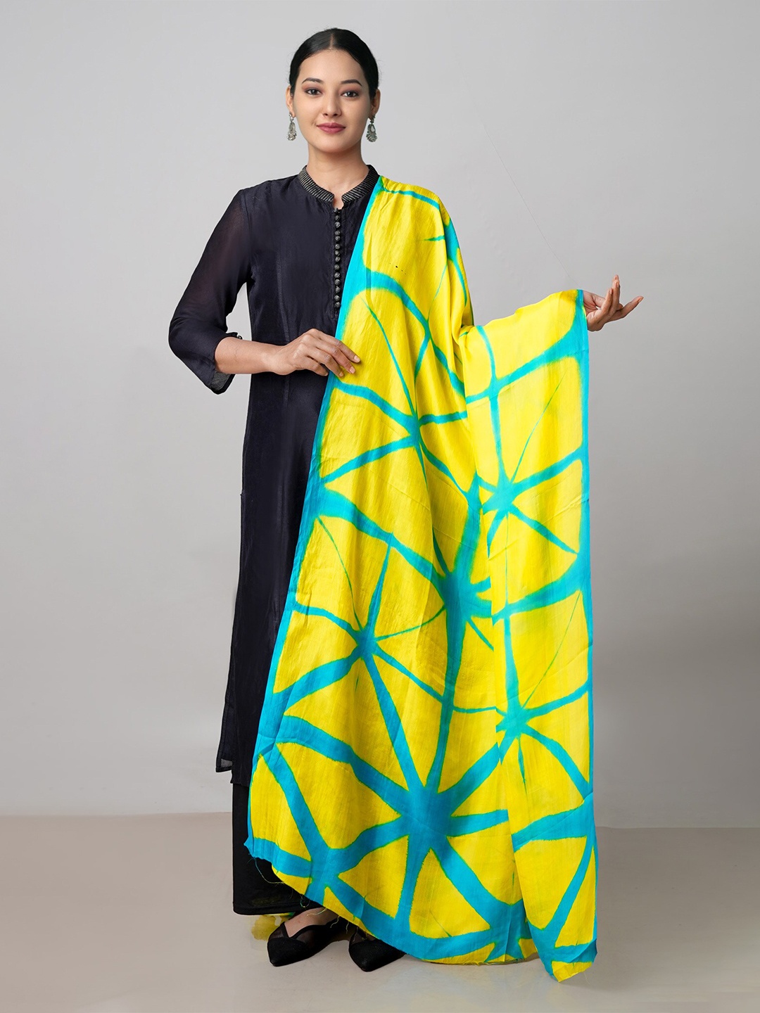 

Unnati Silks Geometric Dyed Dupatta, Yellow