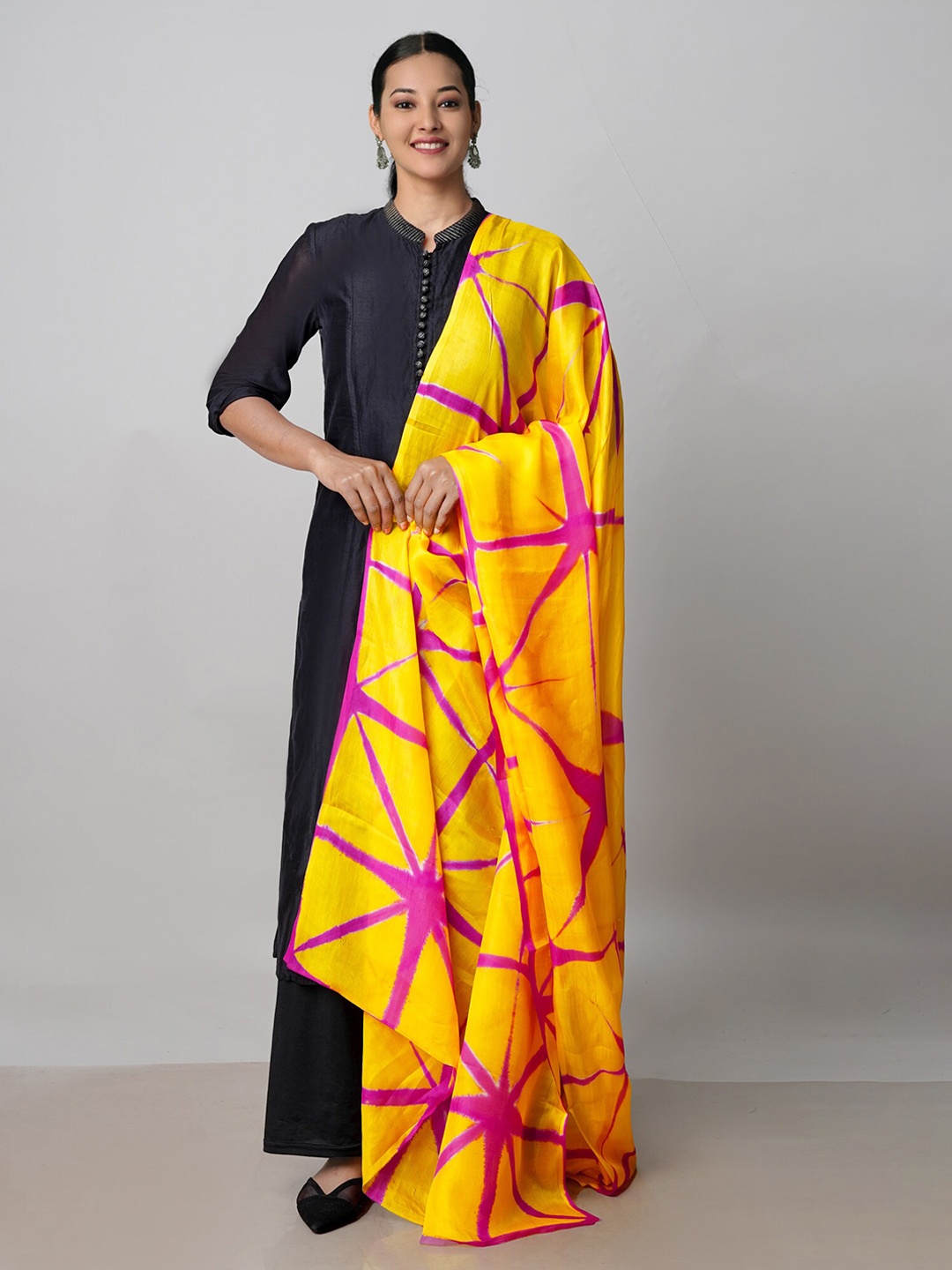 

Unnati Silks Geometric Dyed Dupatta, Yellow