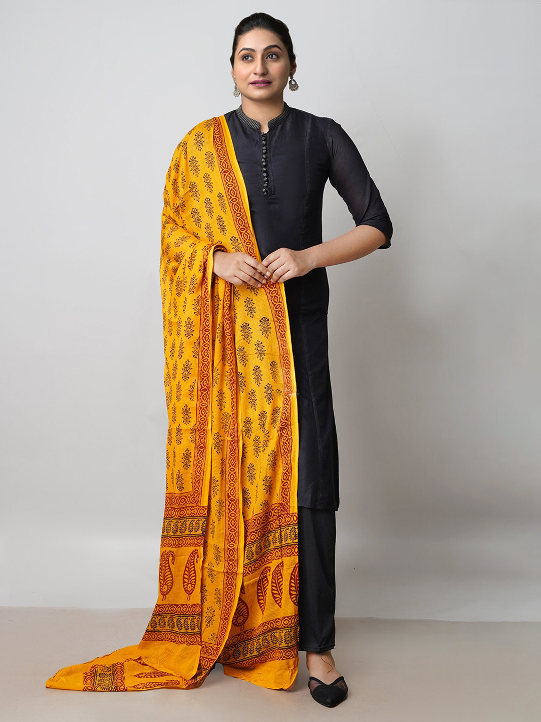 

Unnati Silks Ethnic Motif Printed Dupatta, Yellow