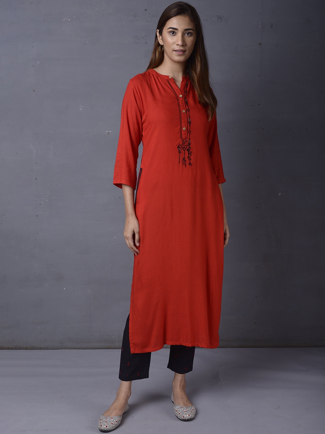 

PINKSKY Yoke Design Regular Thread Work Kurta With Trousers, Red