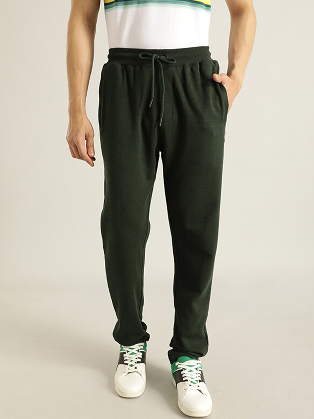 

Indian Terrain Men Relaxed Fit Cotton Joggers, Green