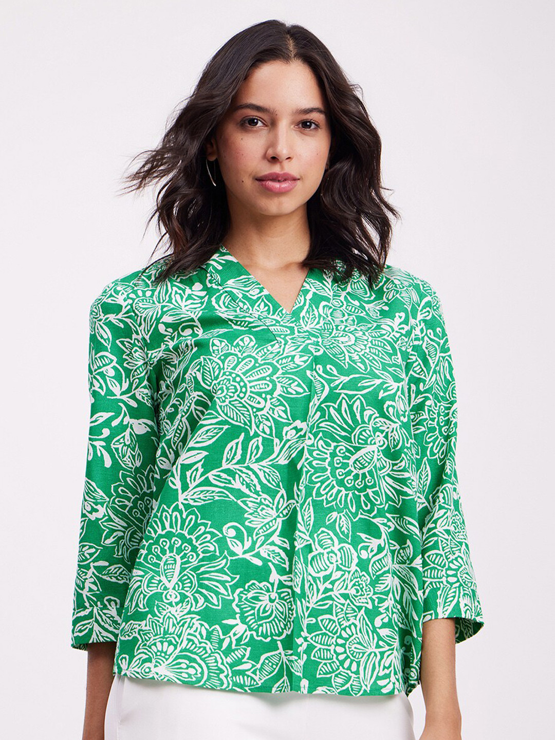 

FableStreet Floral Printed Linen Regular Top, Green