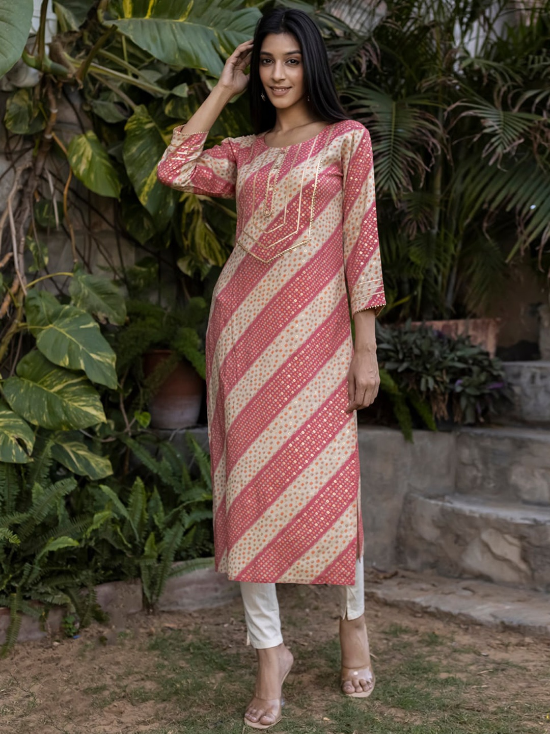 

Anubhutee Women Bandhani Printed Straight Kurta, Peach