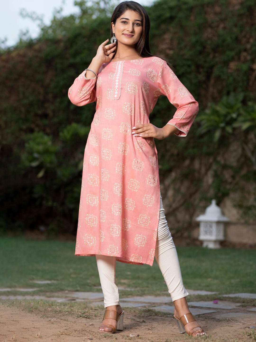 

Anubhutee Bandhani Printed Straight Kurta, Peach