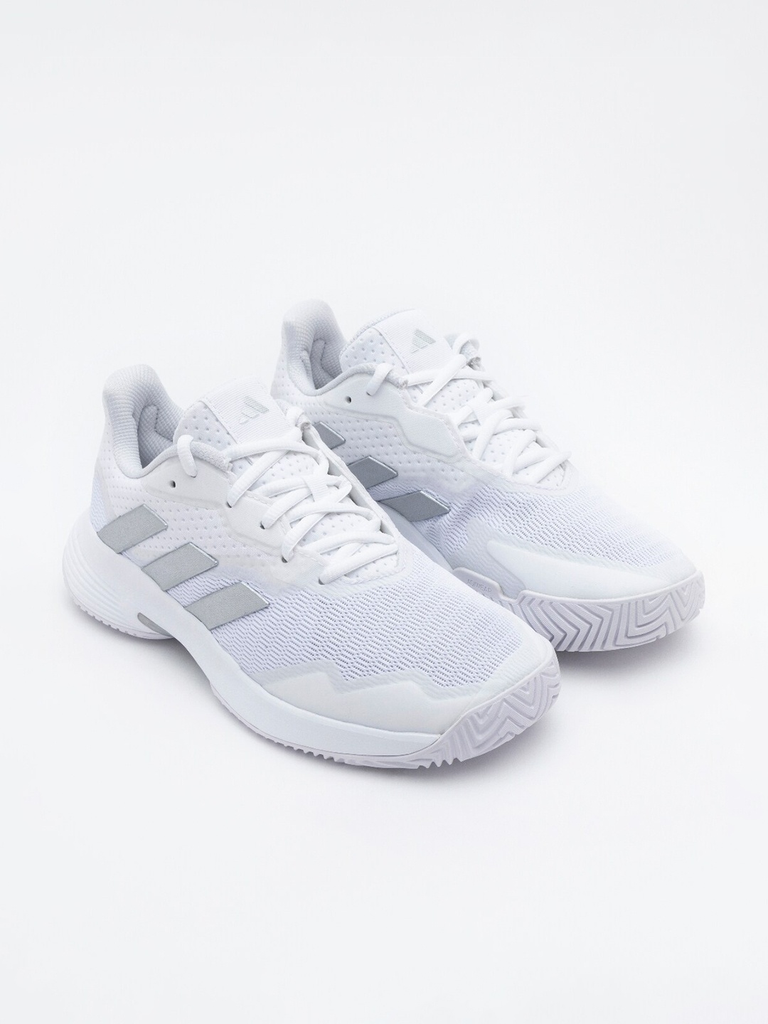 

ADIDAS Women COURTJAM CONTROL Tennis Shoes, White