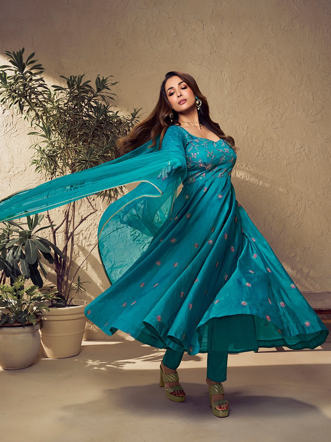 

Inddus Floral Embroidered Thread Work Chanderi Cotton Kurta & Trousers With Dupatta, Turquoise blue