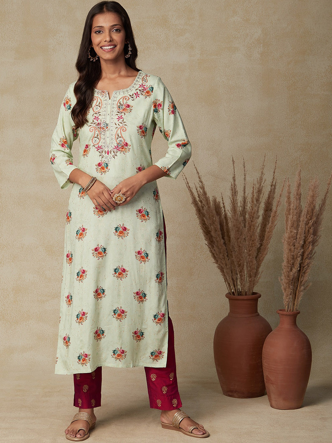 

FASHOR Floral Embroidered Straight Kurta, Green