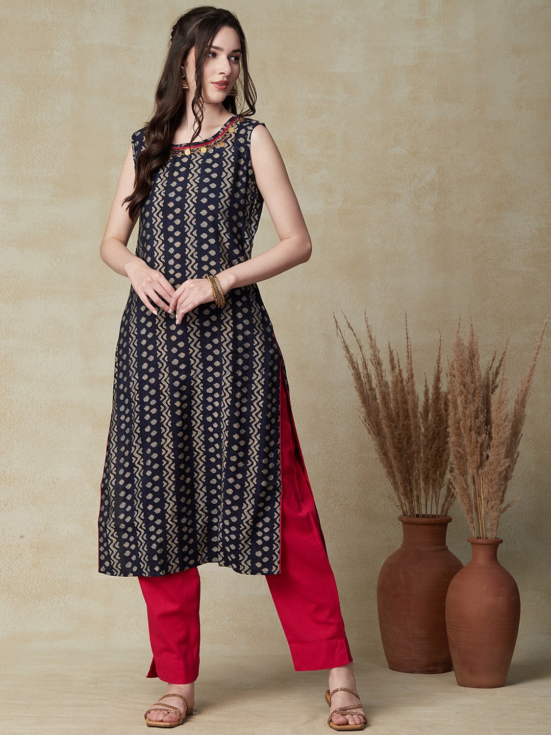 

FASHOR Geometric Printed Straight Kurta, Navy blue