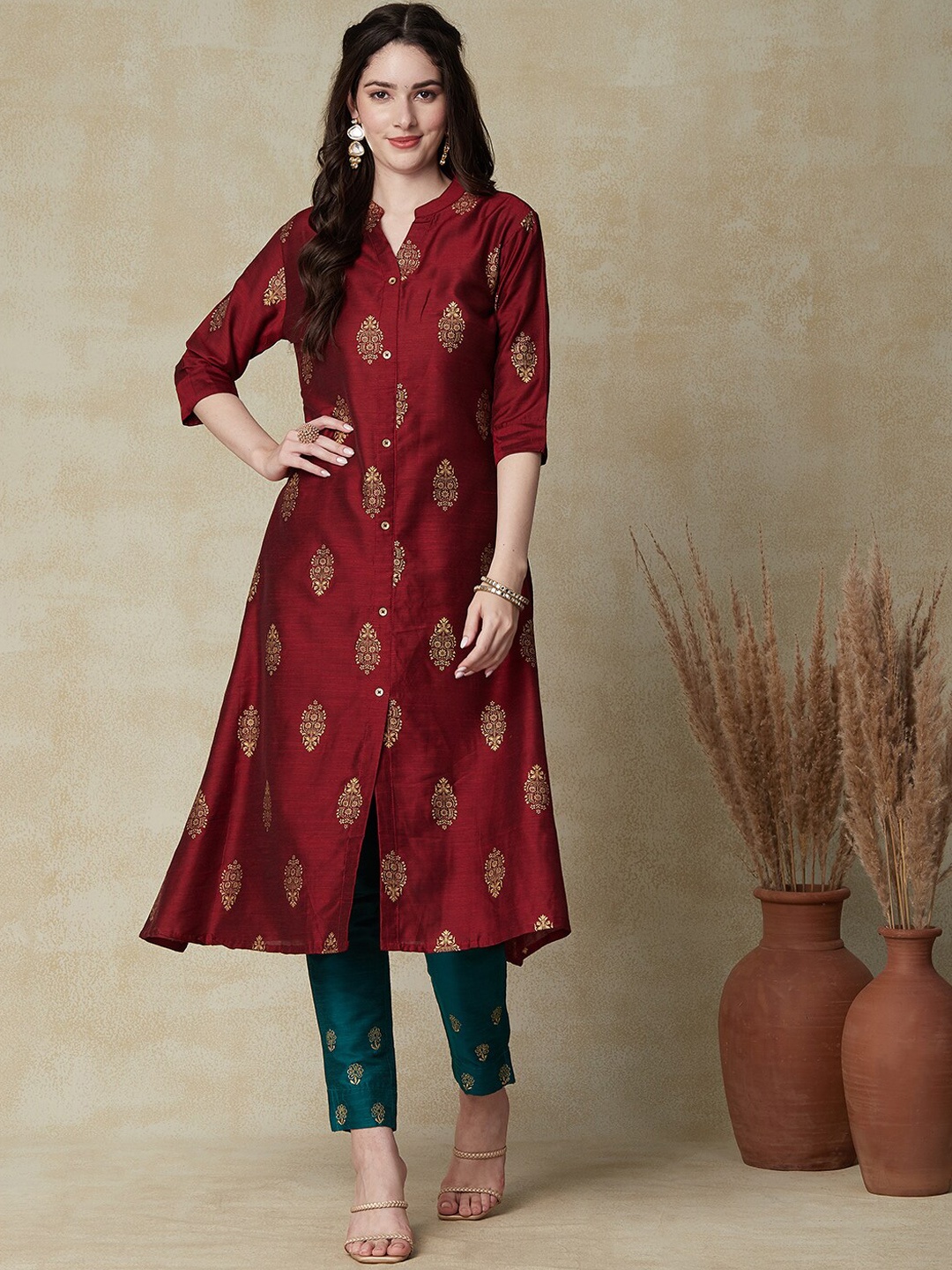 

FASHOR Printed Flared Sleeves Sequinned Kurta, Maroon