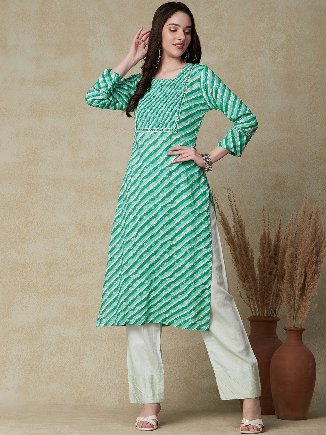 

FASHOR Leheriya Printed Straight Kurta, Green