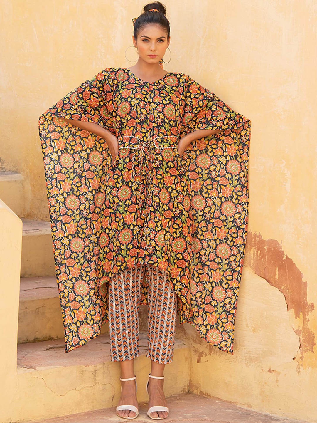 

KAORI BY SHREYA AGARWAL Floral Printed Gotta Patti Pure Cotton Kaftan Kurta with Trousers, Navy blue