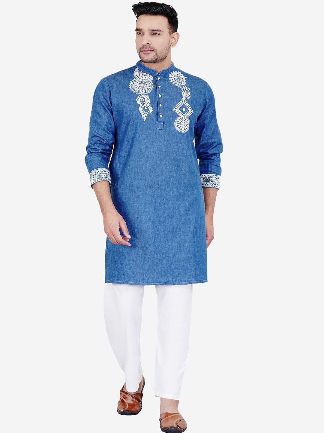 

SUMAVI-FASHION Floral Embroidered Denim Kurta, Blue