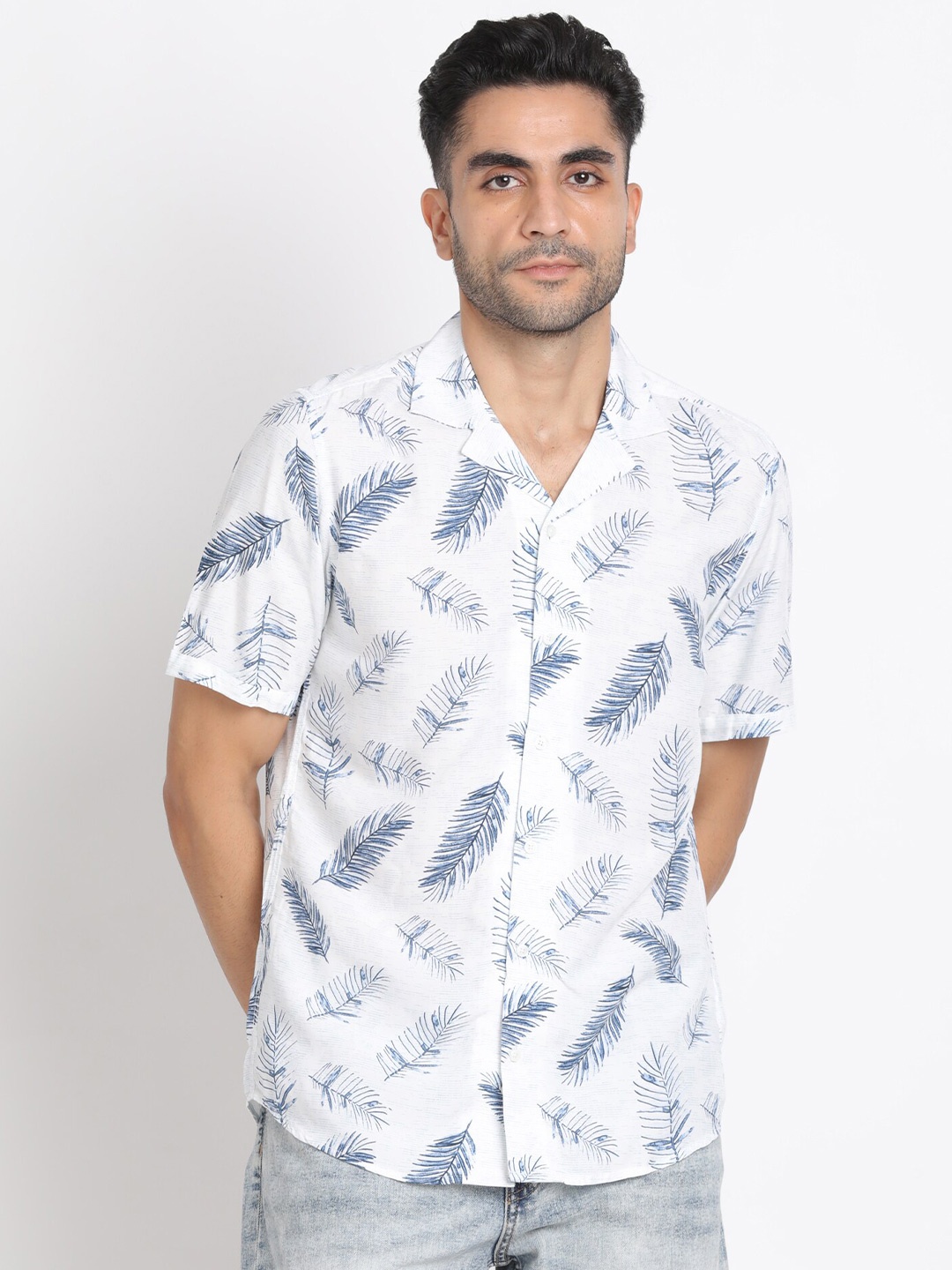 

Turtle Relaxed Slim Fit Floral Printed Casual Shirt, White