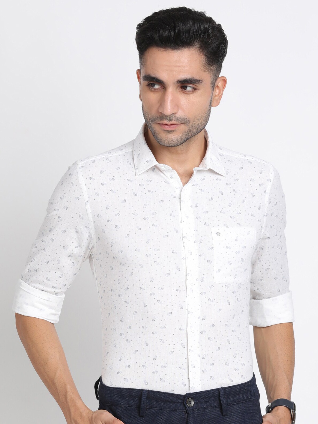 

Turtle Relaxed Slim Fit Micro or Ditsy Printed Formal Shirt, White