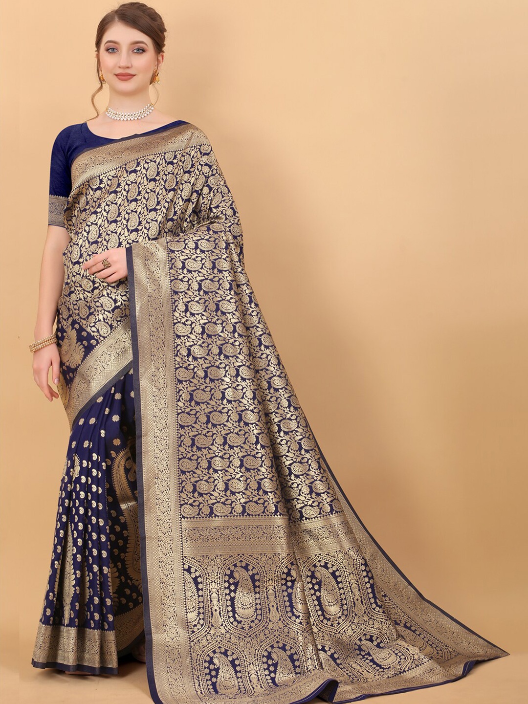 

JATRIQQ Woven Design Zari Kanjeevaram Saree, Navy blue