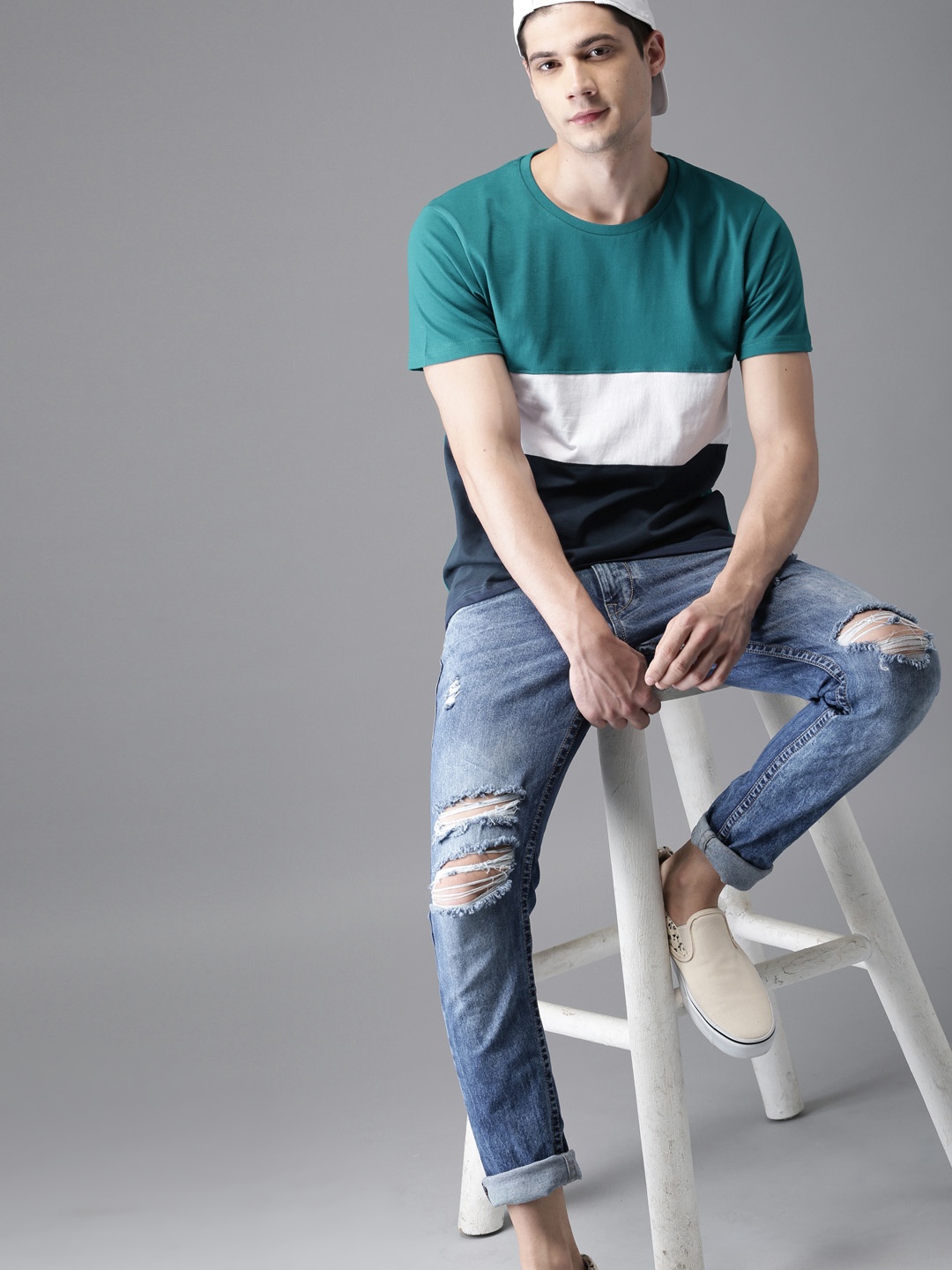 

HERE&NOW Men Blue & White Colourblocked Round Neck T-shirt