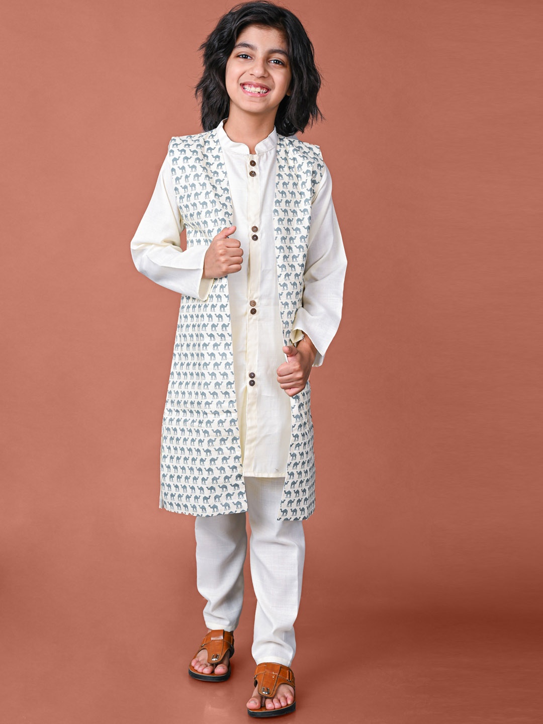 

VESHAM Boys Kurta & Pyjamas With Jacket, Off white