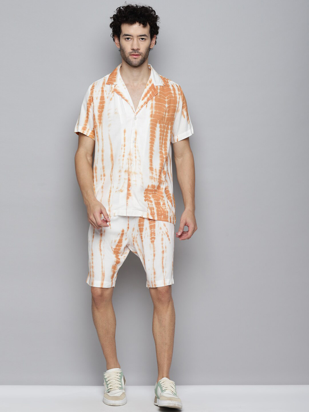 

Kook N Keech Men Abstract Printed Loose Fit Shorts, White
