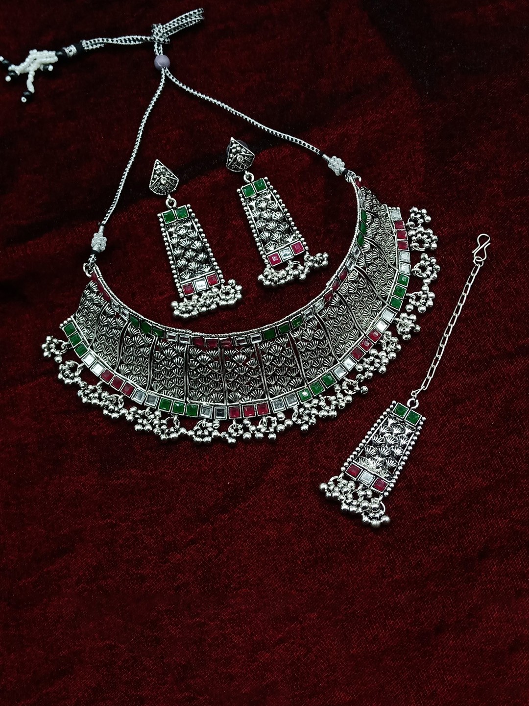 

AASHISH IMITATION Rhodium-Plated Kundan-Studded & Beaded Jewellery Set, Silver
