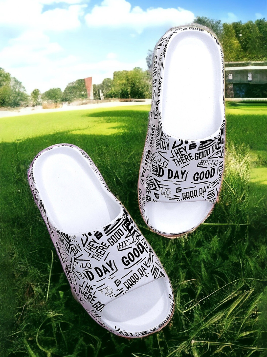 

Pampy Angel Men Goodday Printed Croslite Sliders, White