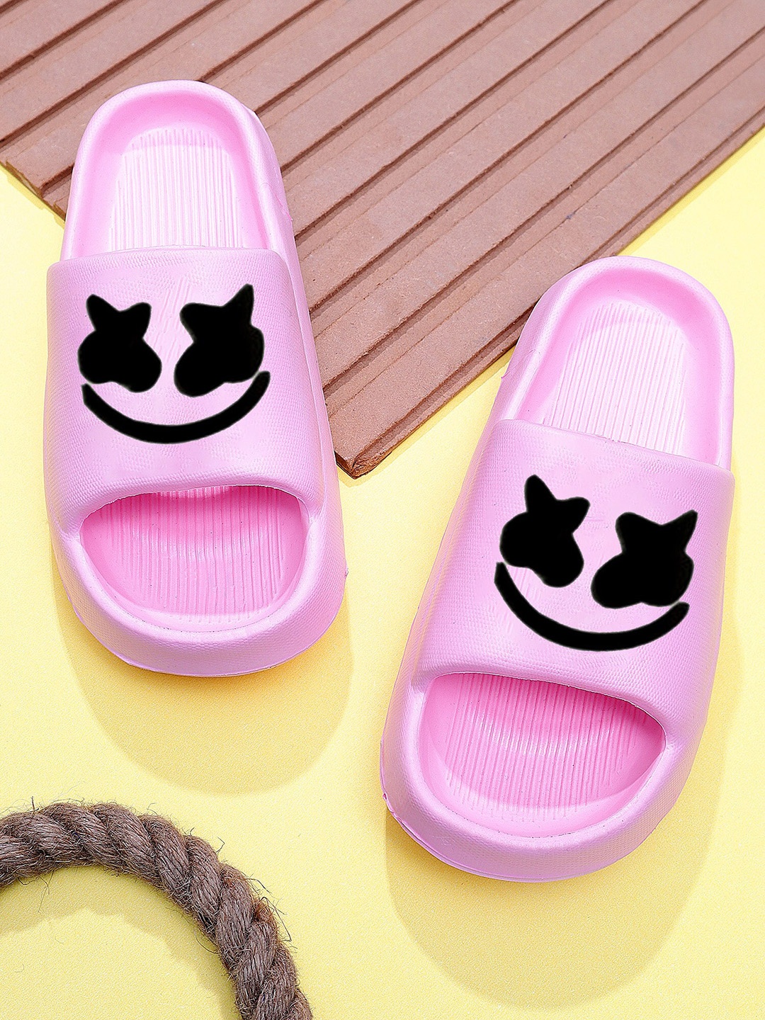 

Pampy Angel Women Smartee Printed Croslite Sliders, Pink