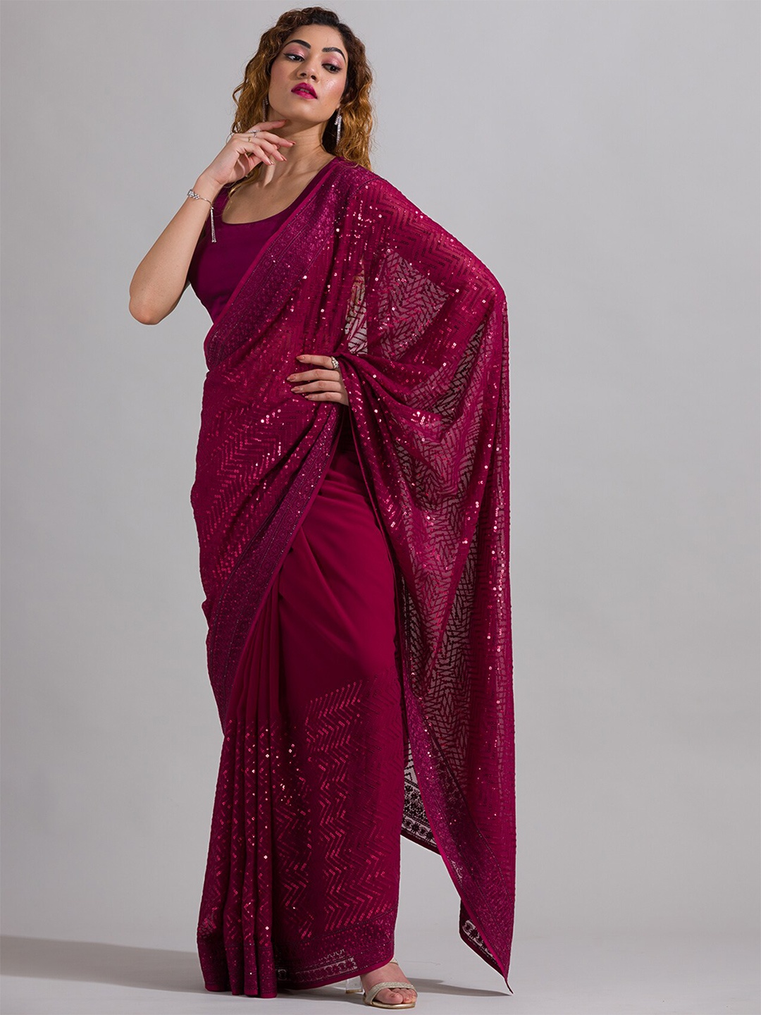 

Koskii Embellished Sequinned Saree, Maroon