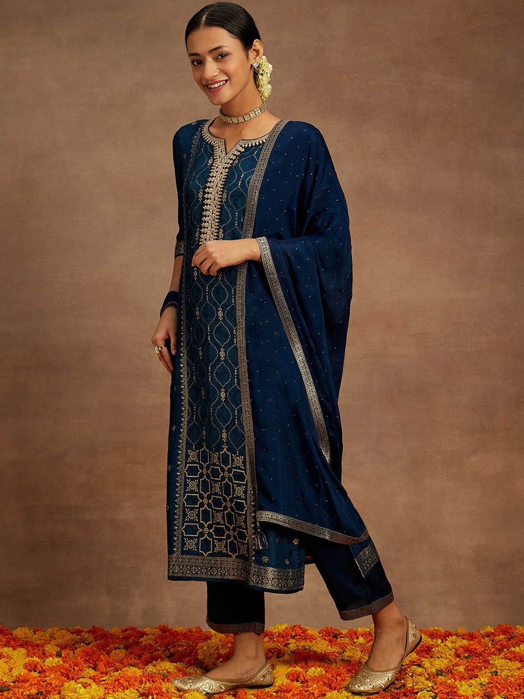 

Libas Ethnic Motifs Woven Design Regular Zari Kurta With Trousers & Dupatta, Navy blue
