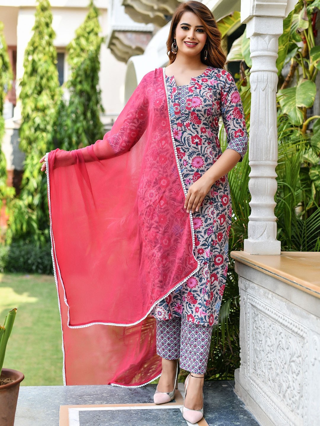 

Jaipuri Adaah Beige Floral Printed Pure Cotton Straight Kurta & Trousers with Dupatta