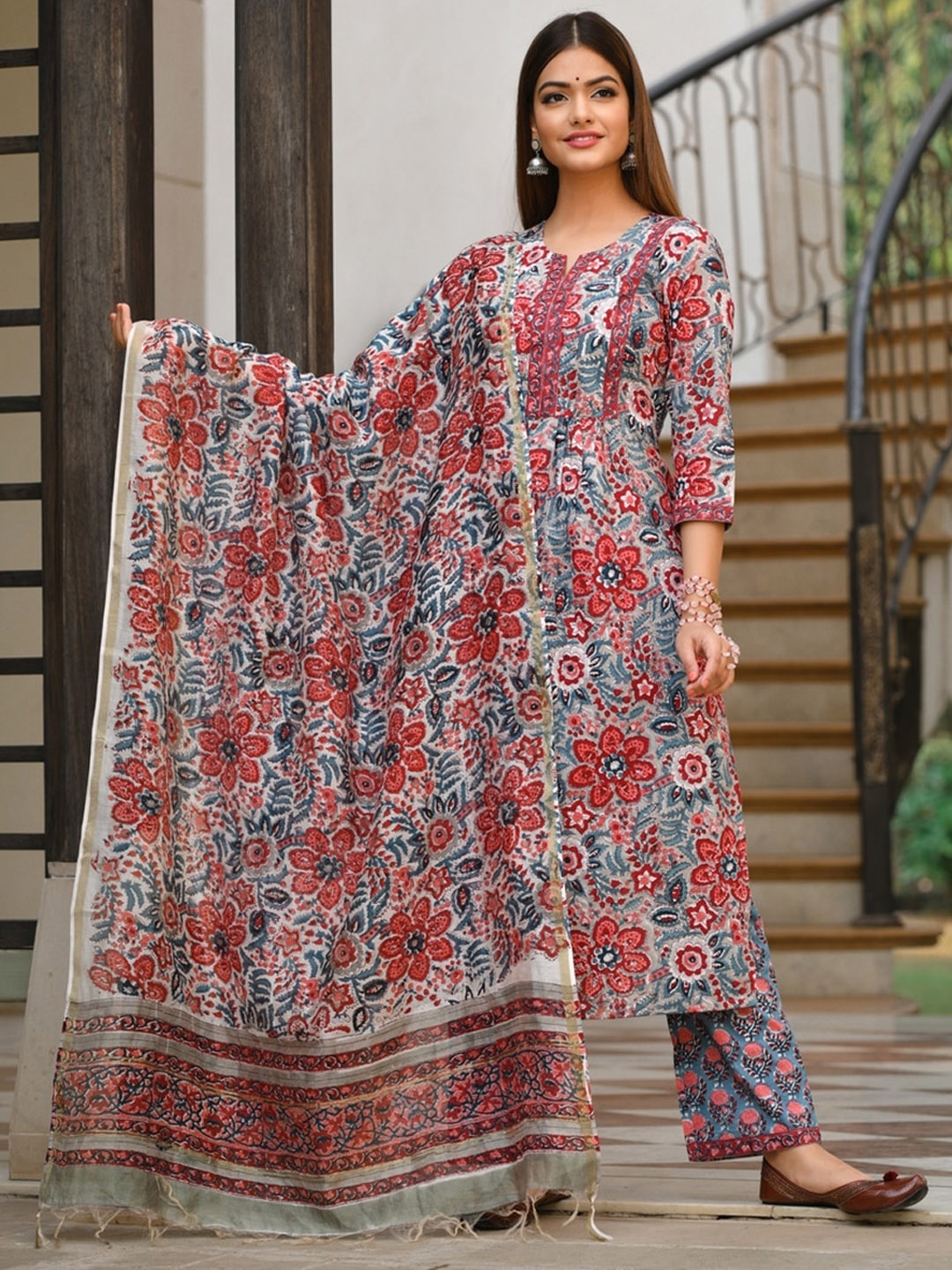 

Jaipuri Adaah Floral Printed Pure Cotton Kurta with Trousers & With Dupatta, Grey