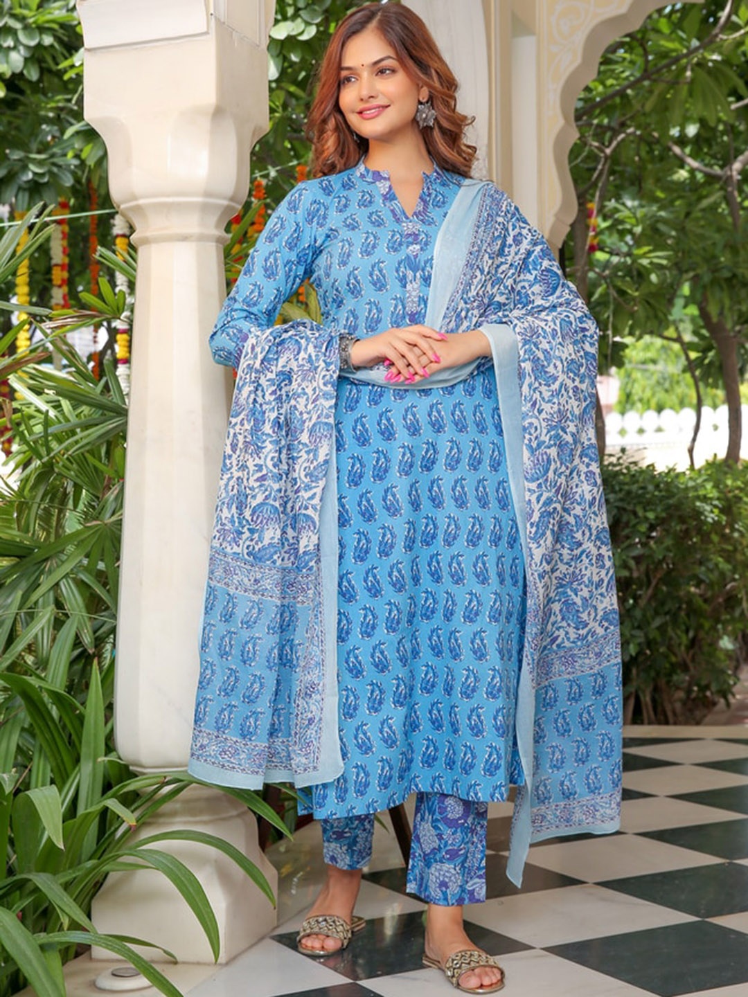 

Jaipuri Adaah Floral Printed Pure Cotton Kurta with Trousers & With Dupatta, Blue