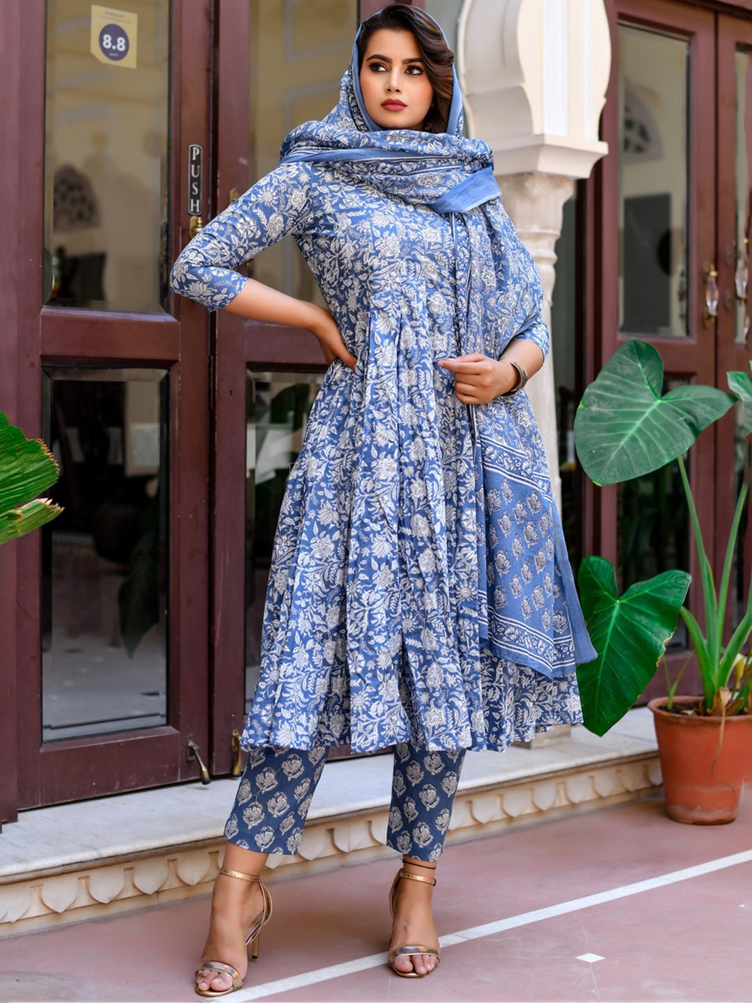 

Jaipuri Adaah Floral Printed Empire Pure Cotton Kurta with Trousers & With Dupatta, Blue