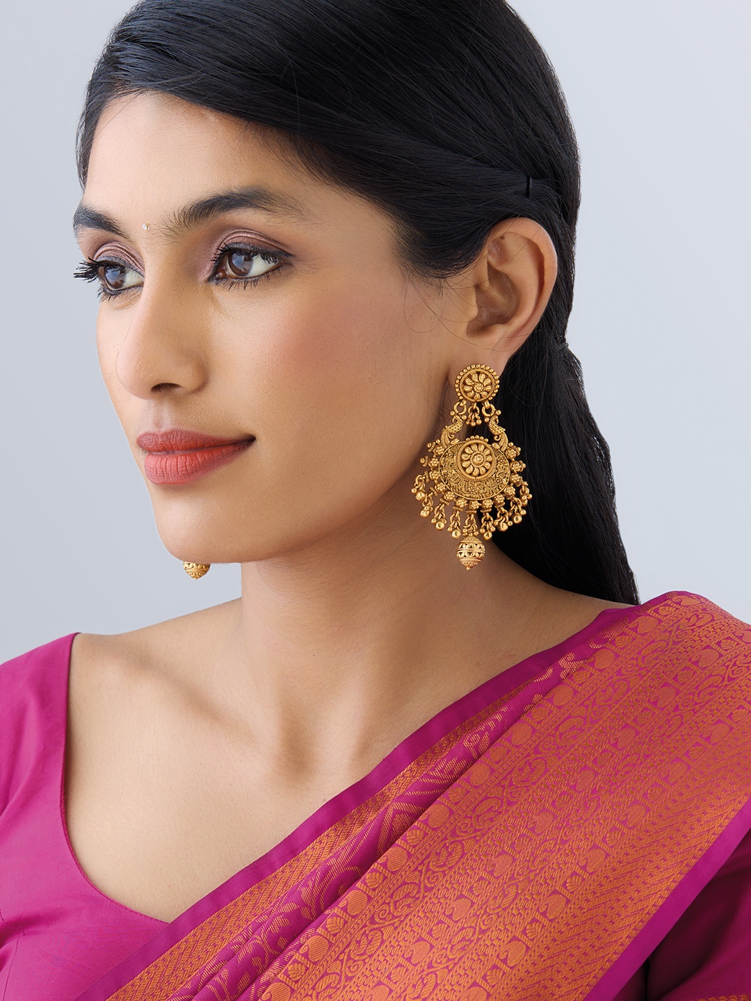 

Kushal's Fashion Jewellery Gold Plated Contemporary Chandbalis Earrings