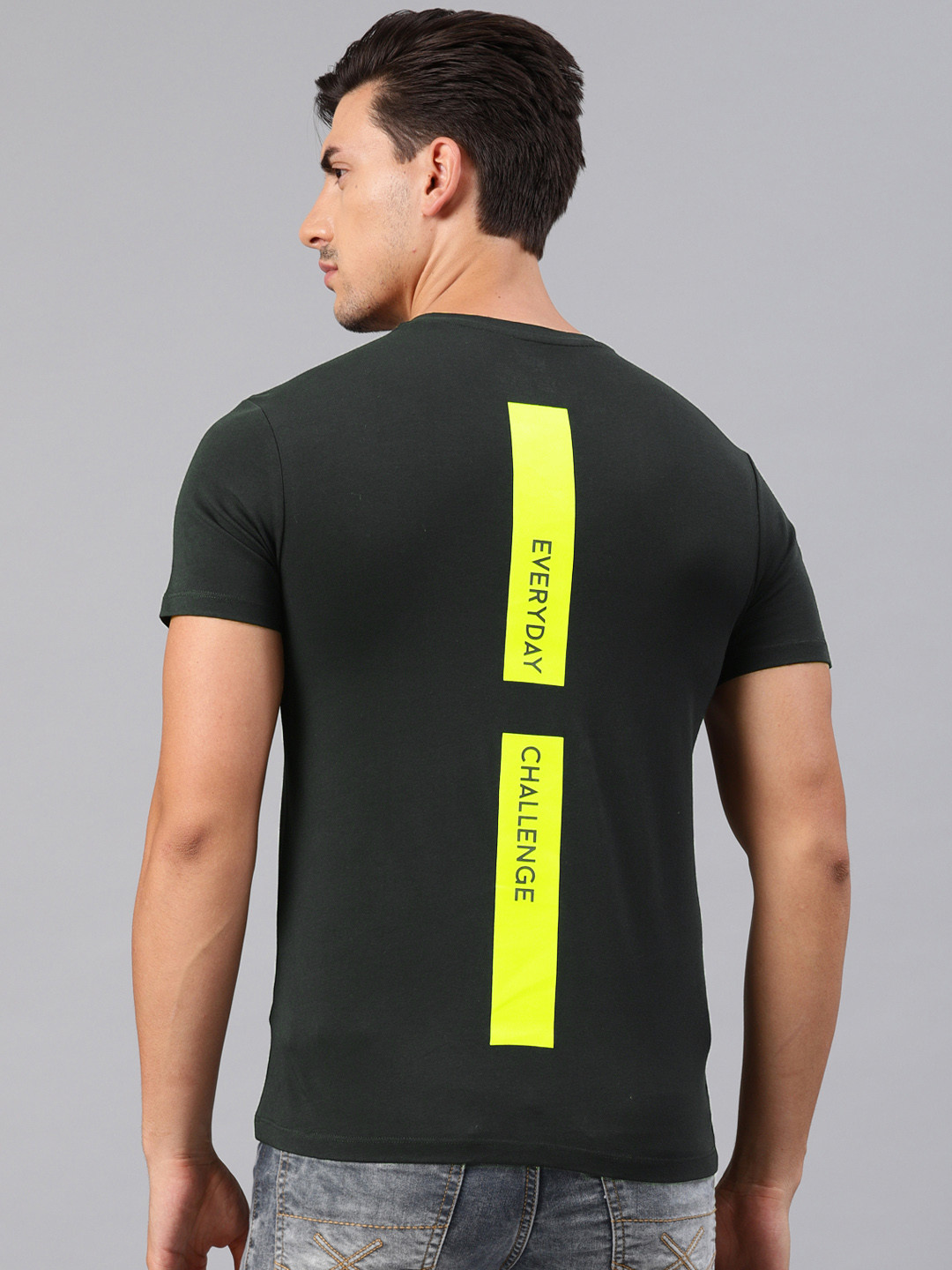 

HRX by Hrithik Roshan Men Black Printed Round Neck T-shirt