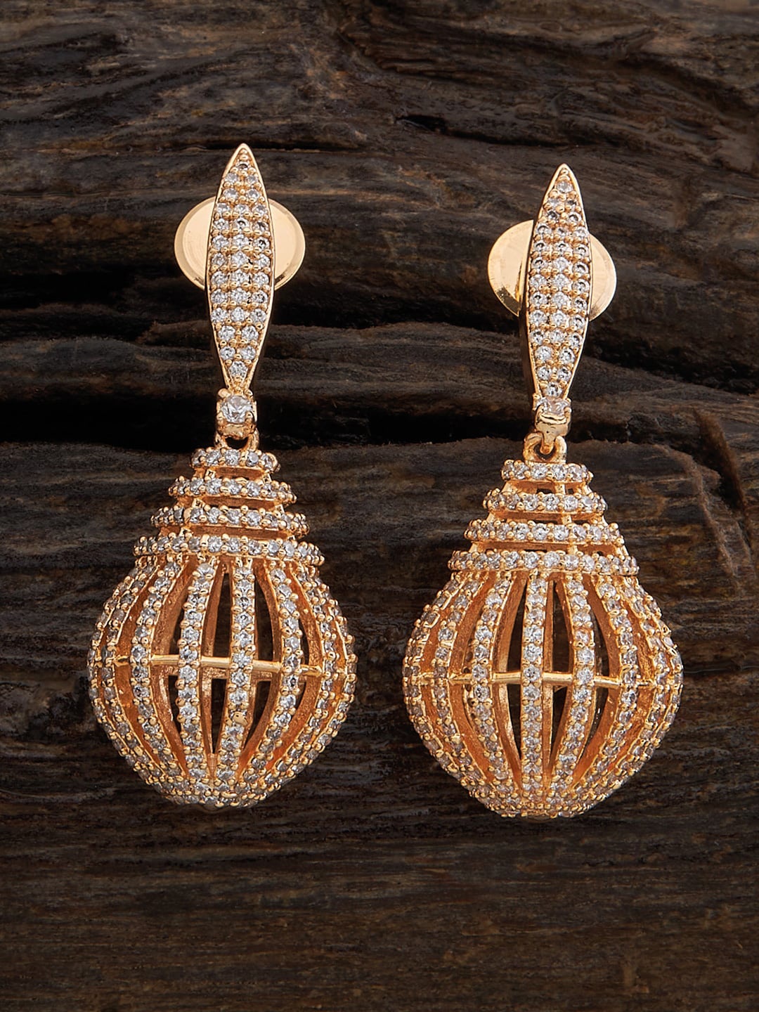 

Kushal's Fashion Jewellery Gold-Plated Teardrop Shaped Drop Earrings