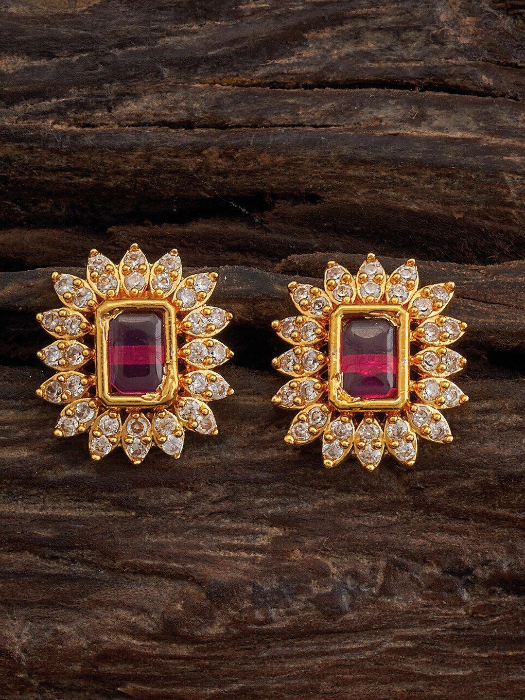 

Kushal's Fashion Jewellery Gold-Plated Square Shaped Studs Earrings