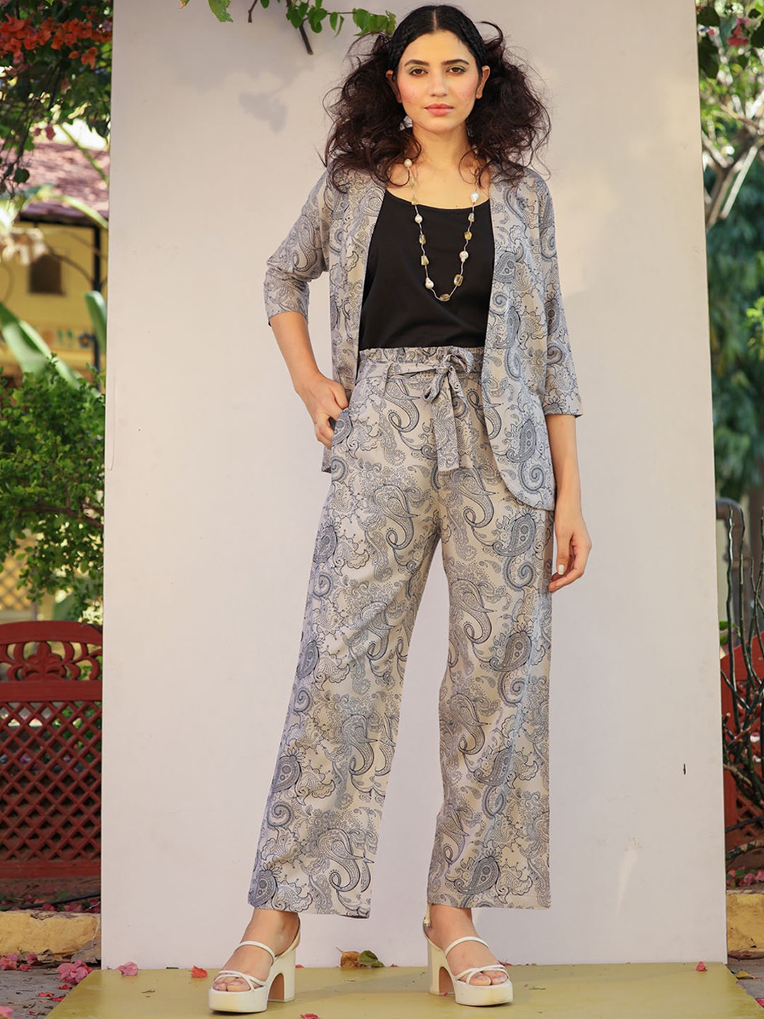 

FASHION DWAR Floral Printed Coat With Trousers, Grey