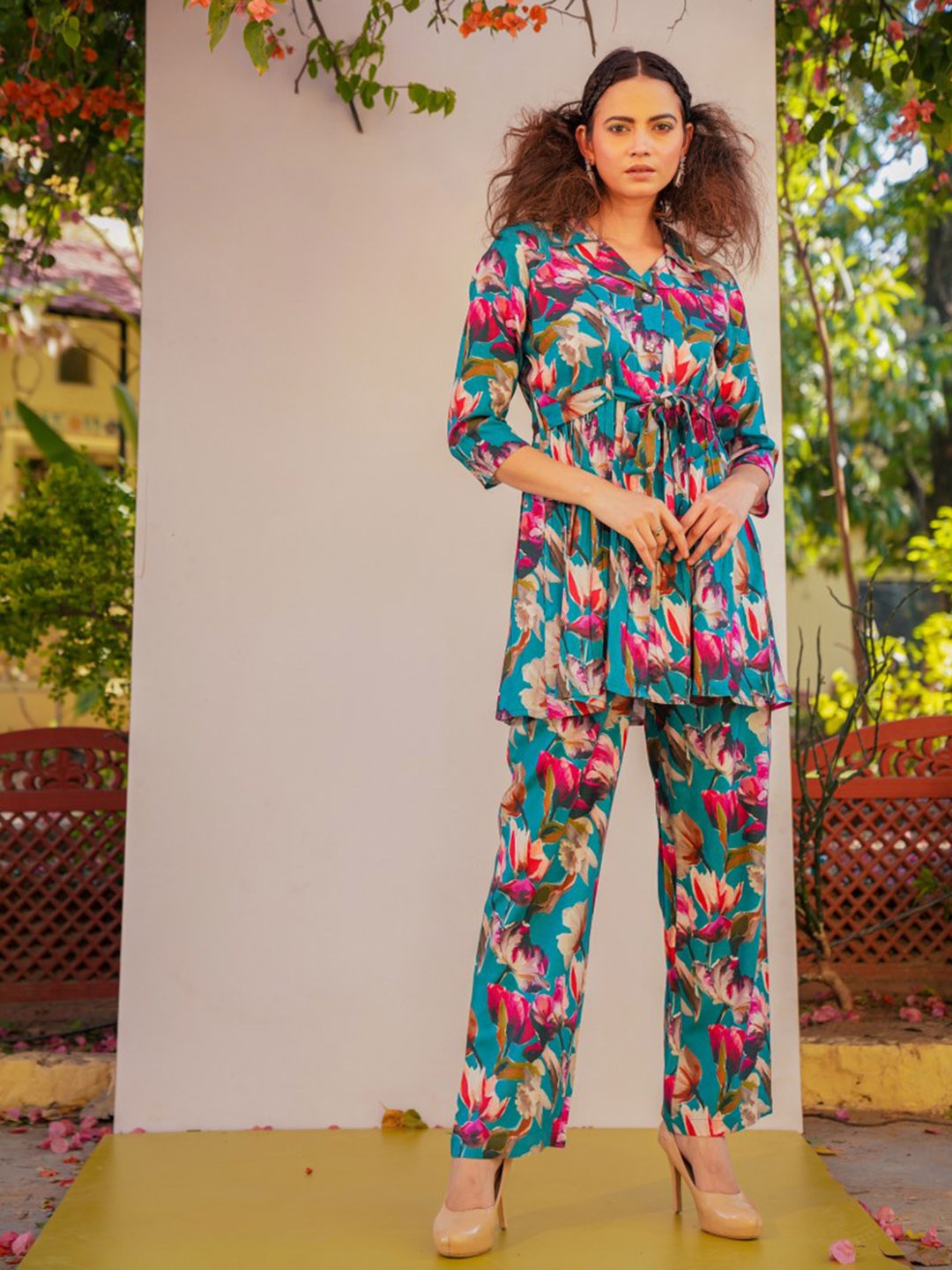 

FASHION DWAR Floral Printed Gathered & Belted Detail A-Line Top with Trousers, Blue