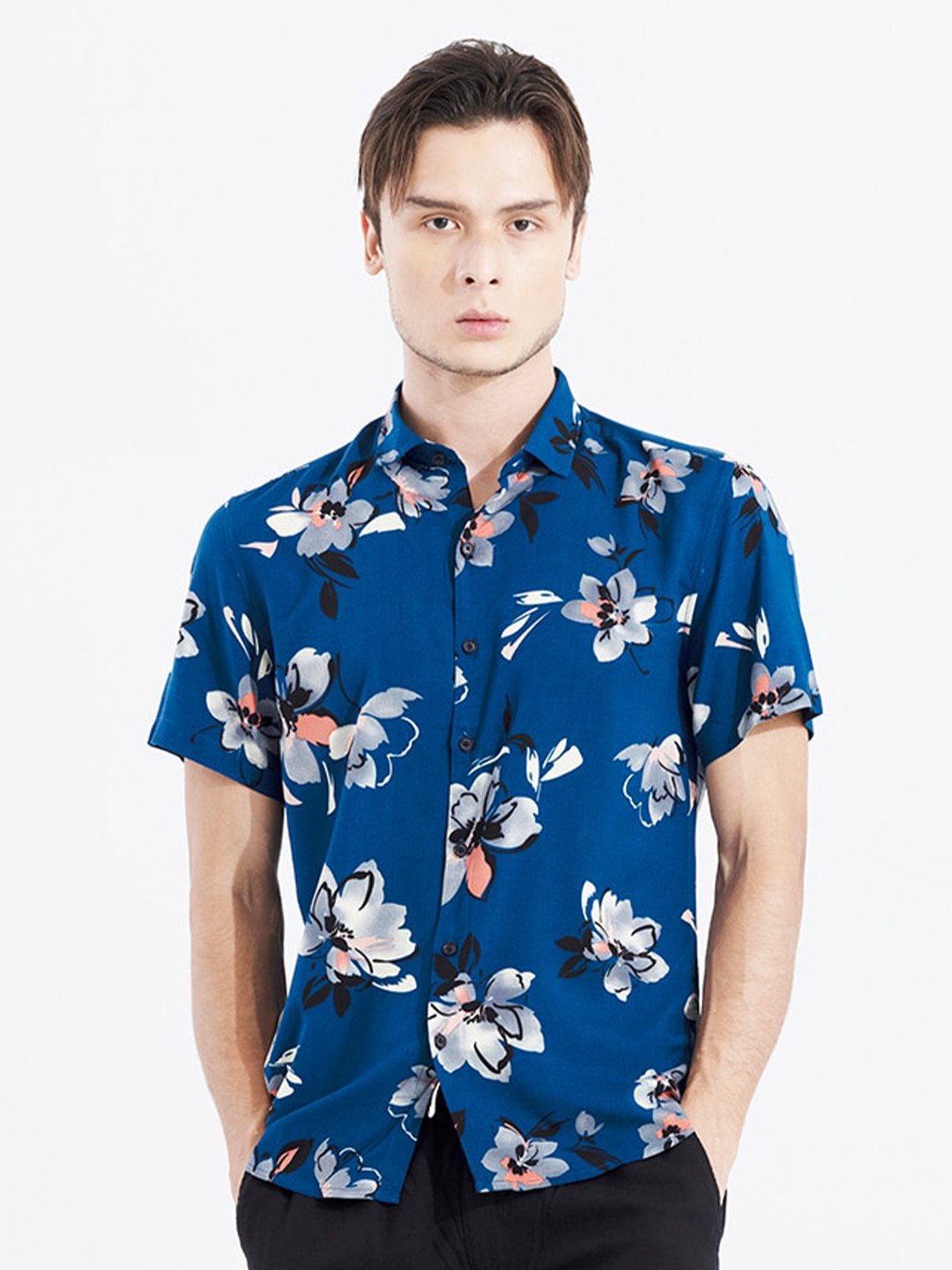 

Snitch Blue Classic Floral Printed Spread Collar Casual Shirt