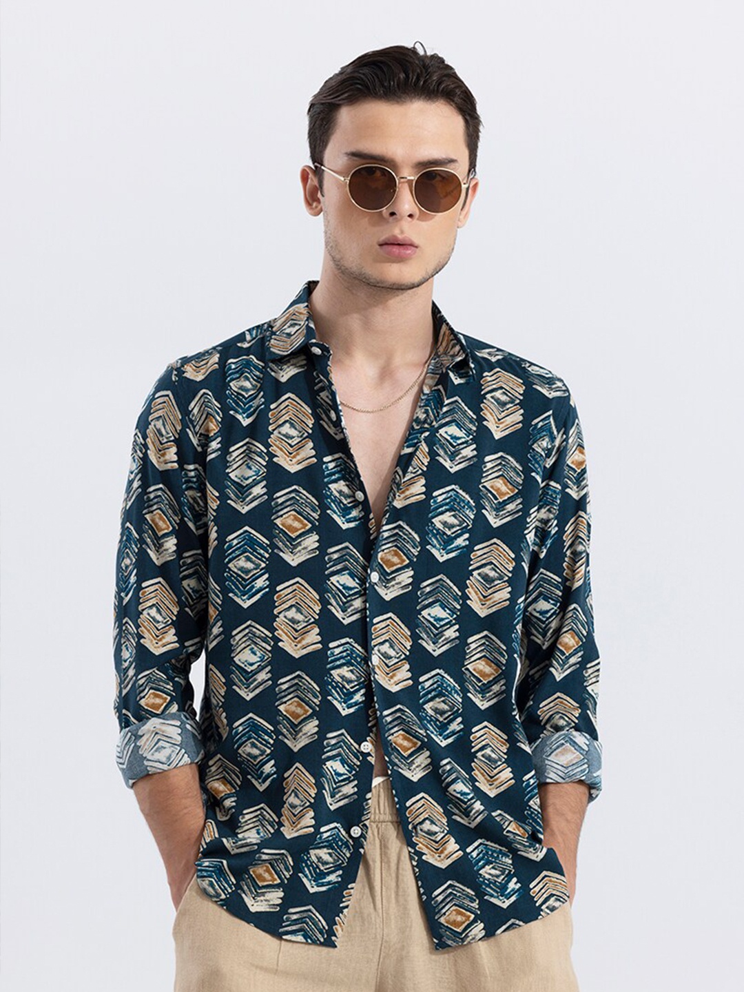 

Snitch Classic Abstract Printed Slim Fit Casual Shirt, Green
