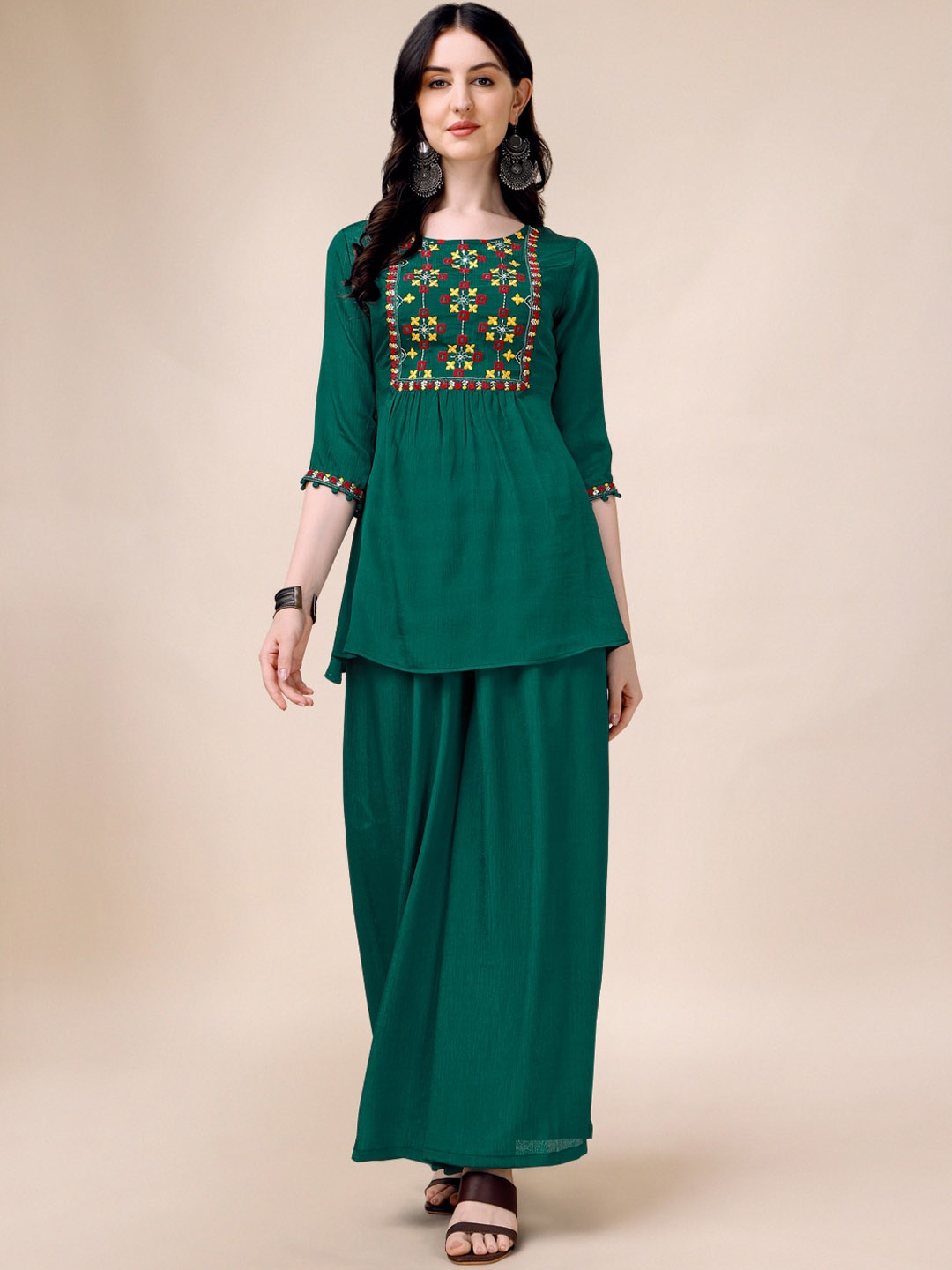 

GOROLY Ethnic Motifs Yoke Design Thread Work A-Line Kurti with Palazzos, Green