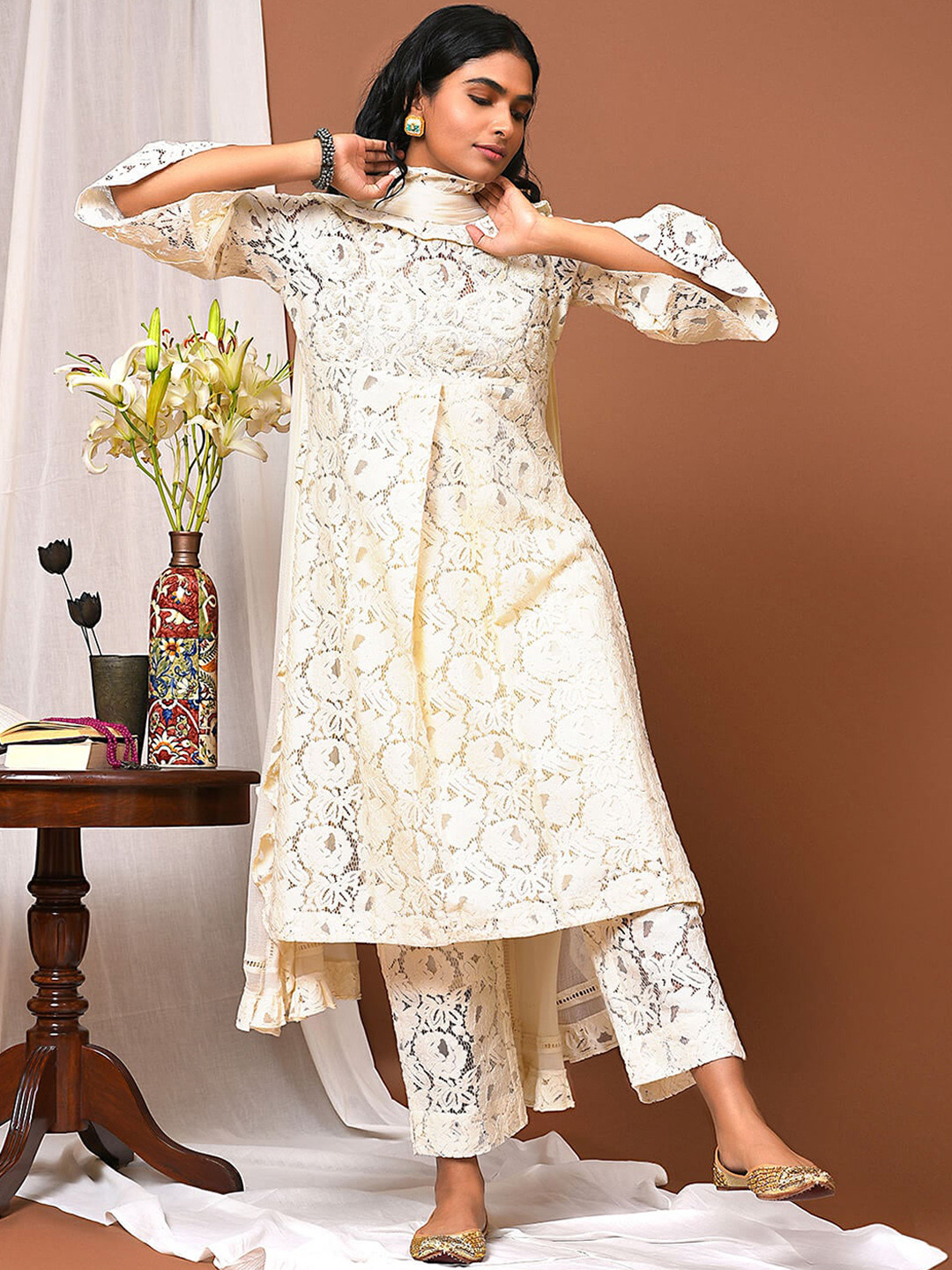 

NUHH Floral Self Design Regular Pure Cotton Kurta With Trousers & With Dupatta, Off white