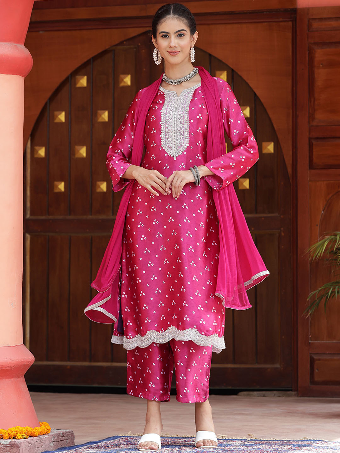 

ASPORA Bandhani Printed Regular Thread Work Kurta With Palazzos & With Dupatta, Fuchsia