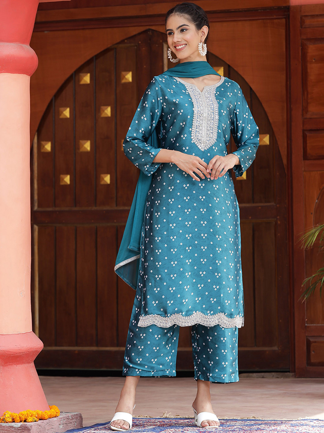 

ASPORA Bandhani Printed Regular Thread Work Kurta with Trousers & With Dupatta, Turquoise blue