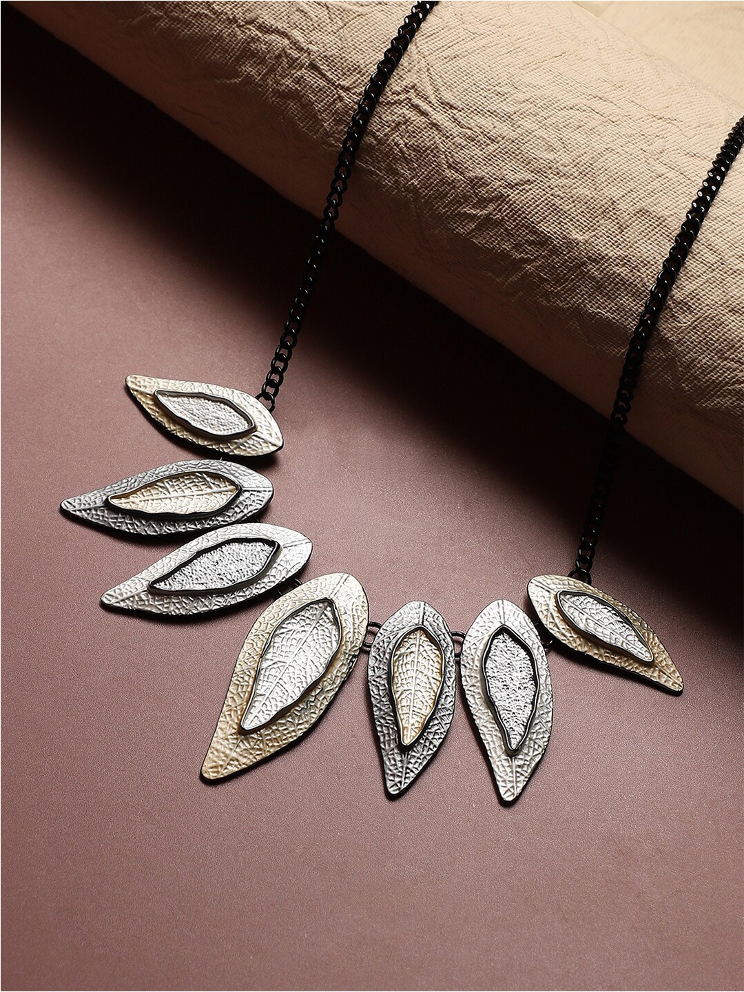 

SOHI Dented Leaf Statement Necklace, Black