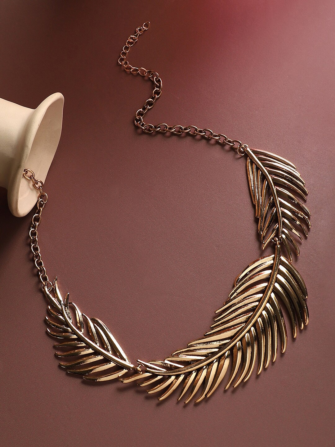 

SOHI Gold-Plated Statement Leaf Necklace