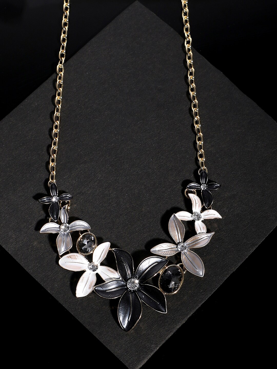 

SOHI Gold-Plated Necklace
